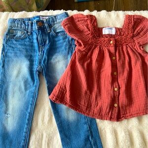 Old Navy jeans and gauze top sz 4t